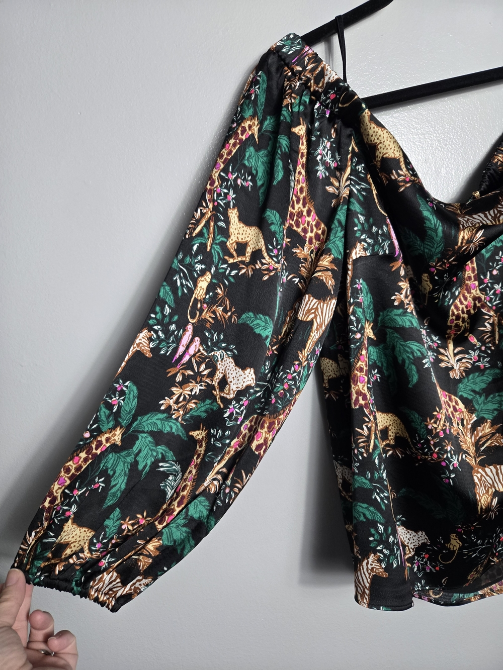 Lilly Pulitzer Safari Jungle Giraffe Leopard Off Shoulder Satin Blouse Top XL - Picture 6 of 15